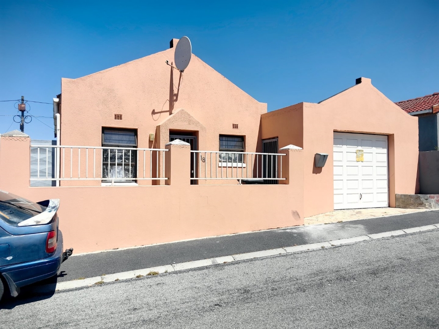 To Let 2 Bedroom Property for Rent in Bay View Western Cape